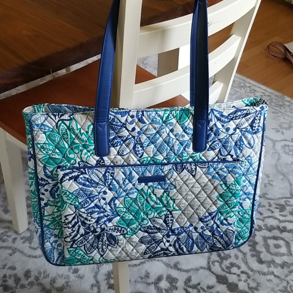 Vera bradley laptop bag